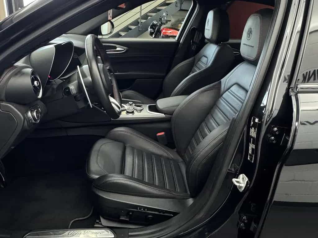 Alfa Romeo Giulia 2.0 Competizione Q4 Turbo CarPlay Kamera 05/2023-photo-10