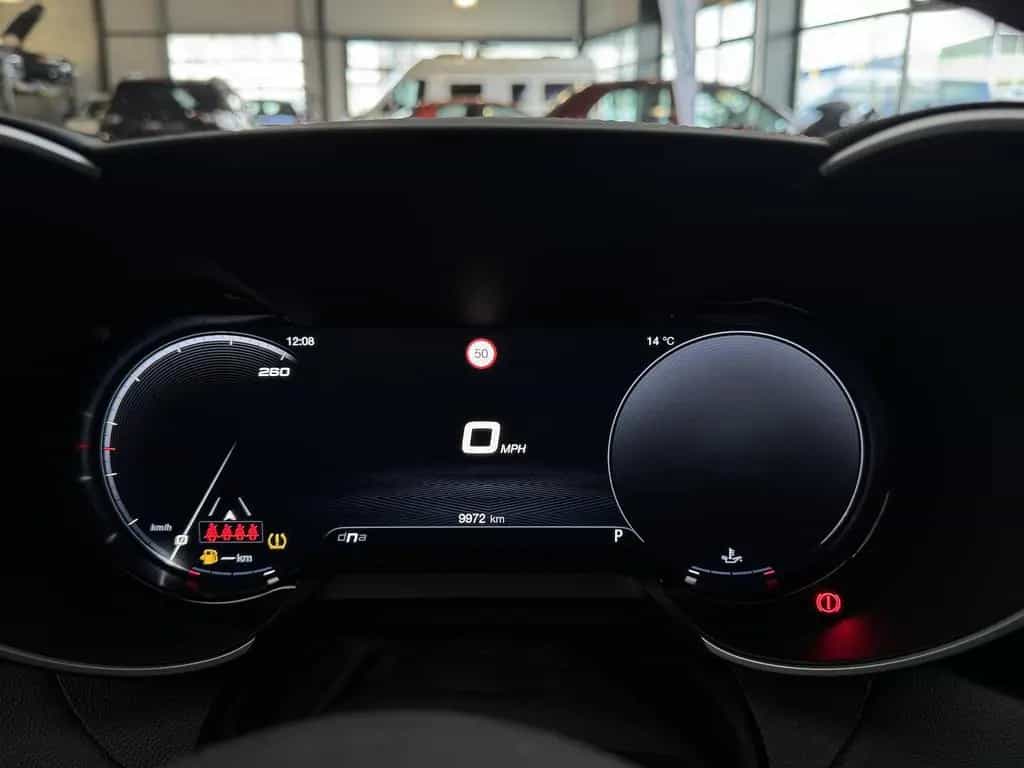 Alfa Romeo Giulia 2.0 Competizione Q4 Turbo CarPlay Kamera 05/2023-photo-17
