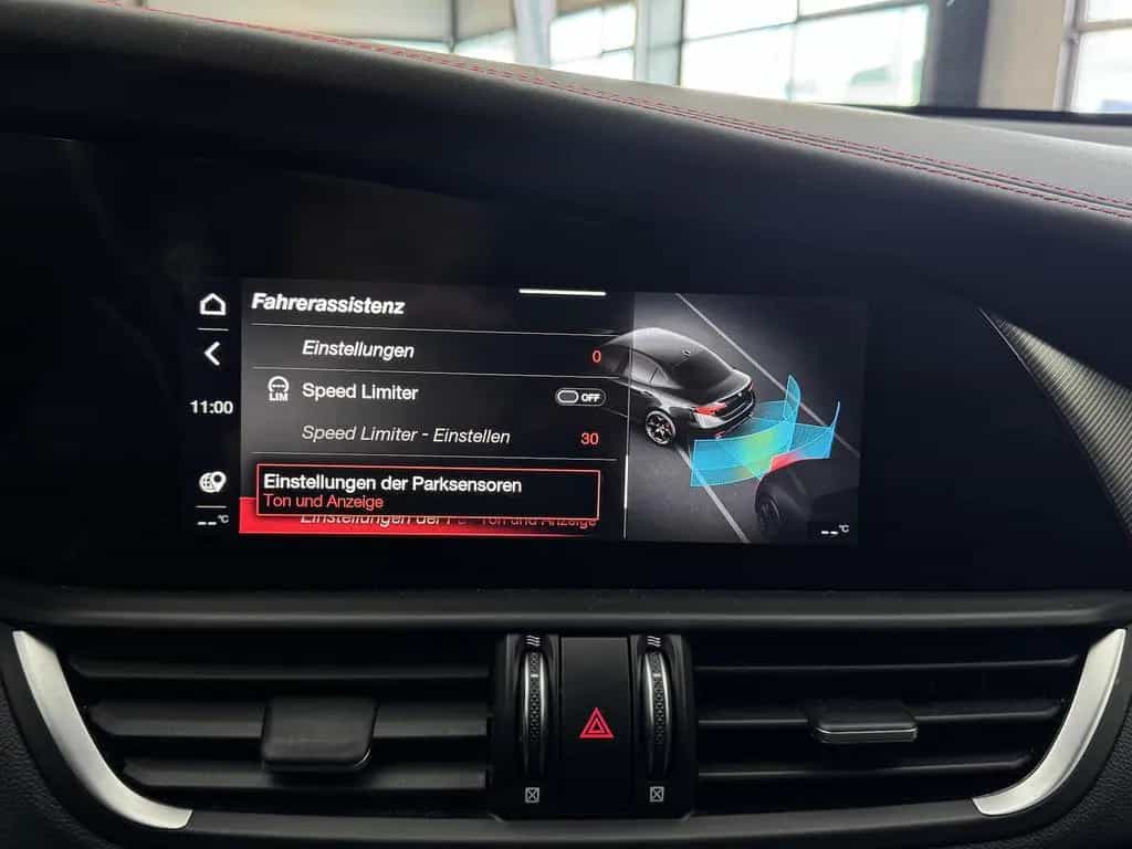 Alfa Romeo Giulia 2.0 Competizione Q4 Turbo CarPlay Kamera 05/2023-photo-18