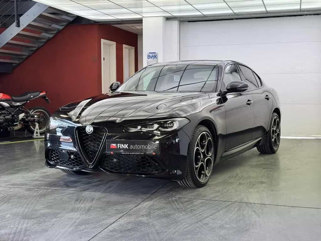 Alfa Romeo Giulia 2.0 Competizione Q4 Turbo CarPlay Kamera 05/2023-photo-2