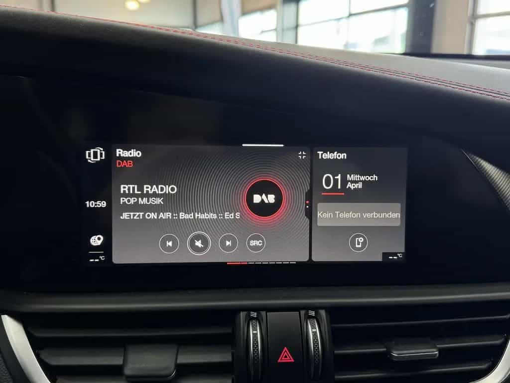 Alfa Romeo Giulia 2.0 Competizione Q4 Turbo CarPlay Kamera 05/2023-photo-22