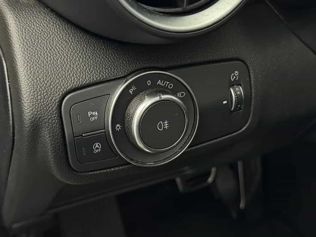 Alfa Romeo Giulia 2.0 Competizione Q4 Turbo CarPlay Kamera 05/2023-photo-27