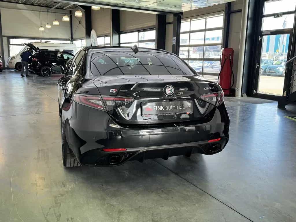 Alfa Romeo Giulia 2.0 Competizione Q4 Turbo CarPlay Kamera 05/2023-photo-4