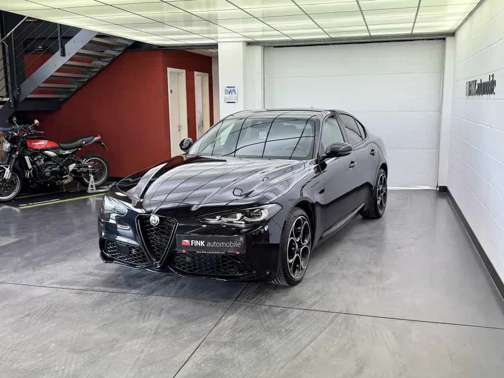 Alfa Romeo Giulia 2.0 Competizione Q4 Turbo CarPlay Kamera 05/2023-photo-8