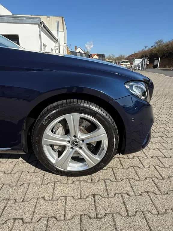 Mercedes-Benz E-Class 400 4MATIC AVANTGARDE Autom. AVANTGARDE 04/2018-photo-3