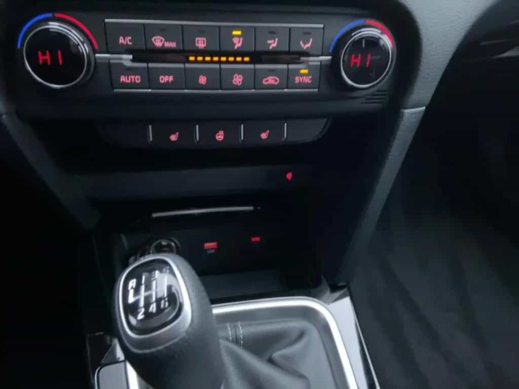 Kia Ceed GT Line 5 1.5T GTL LED TEC GD/Klima/Rückfah 03/2026-photo-16