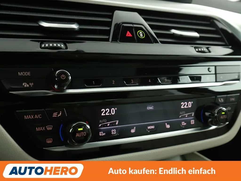 BMW 5 Series 540i xDrive Luxury Line Aut.*NAVI*TEMPO*CAM* 02/2020-photo-19