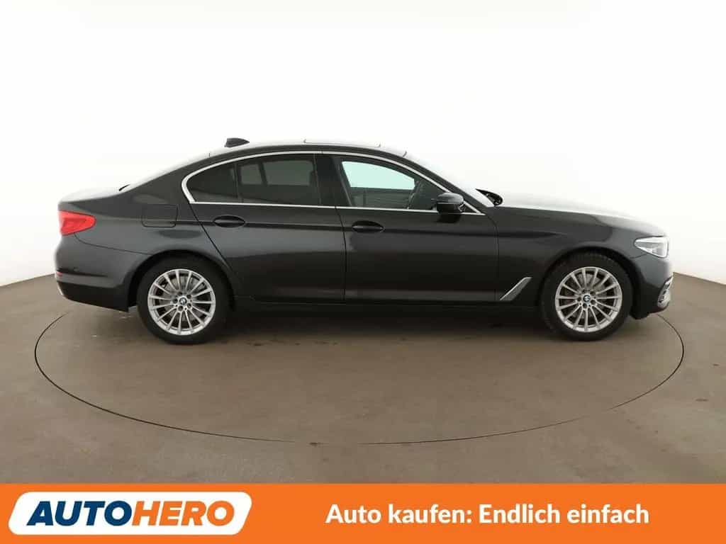 BMW 5 Series 540i xDrive Luxury Line Aut.*NAVI*TEMPO*CAM* 02/2020-photo-2