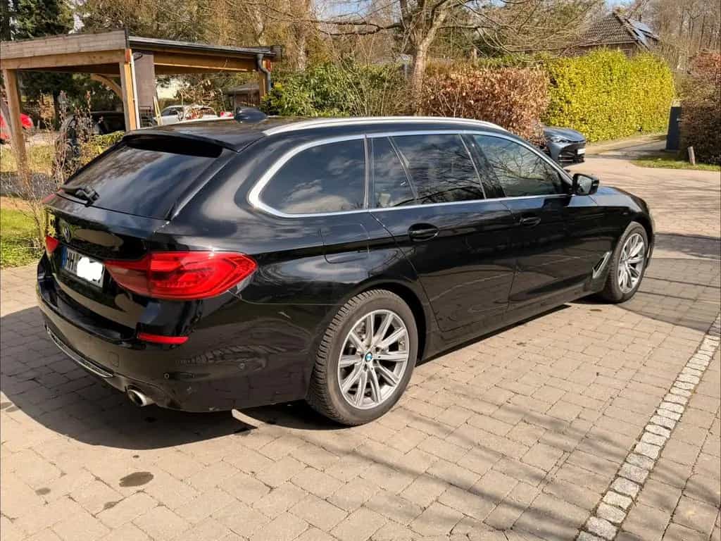 BMW 5 Series 520d Touring Luxury Line Leder Standhzg Carplay 09/2019-photo-1