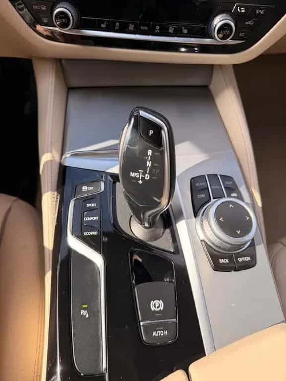 BMW 5 Series 520d Touring Luxury Line Leder Standhzg Carplay 09/2019-photo-7