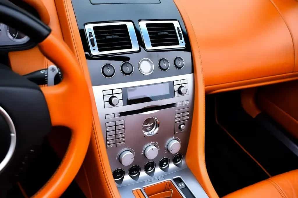 Aston Martin DB9 Volante Convertible 6.0L V12 Touchtronic 11/2006-photo-21