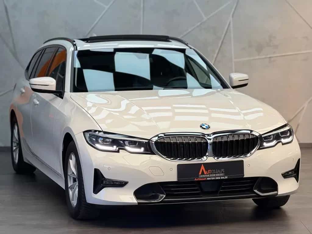 BMW 3 Series 320d Sport line |PANO|AHK|KAM|TEMP|VIRT|LM 02/2021-photo-1