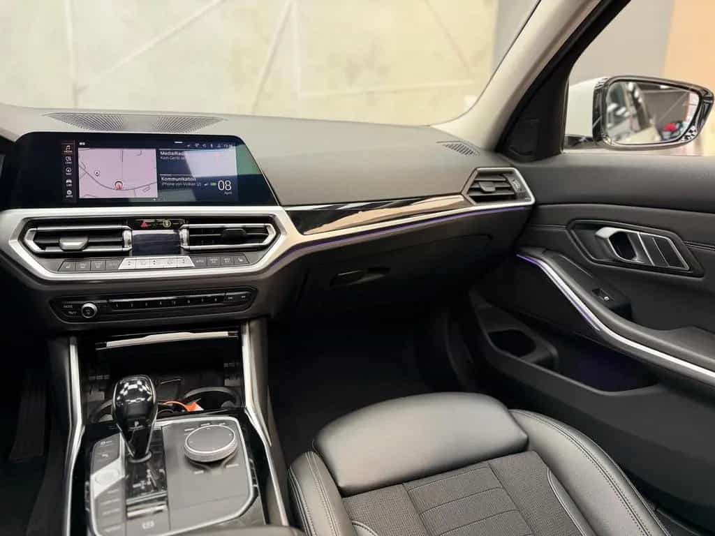 BMW 3 Series 320d Sport line |PANO|AHK|KAM|TEMP|VIRT|LM 02/2021-photo-20