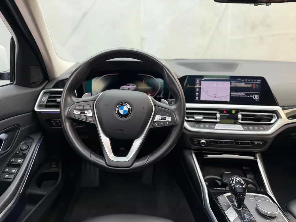 BMW 3 Series 320d Sport line |PANO|AHK|KAM|TEMP|VIRT|LM 02/2021-photo-21