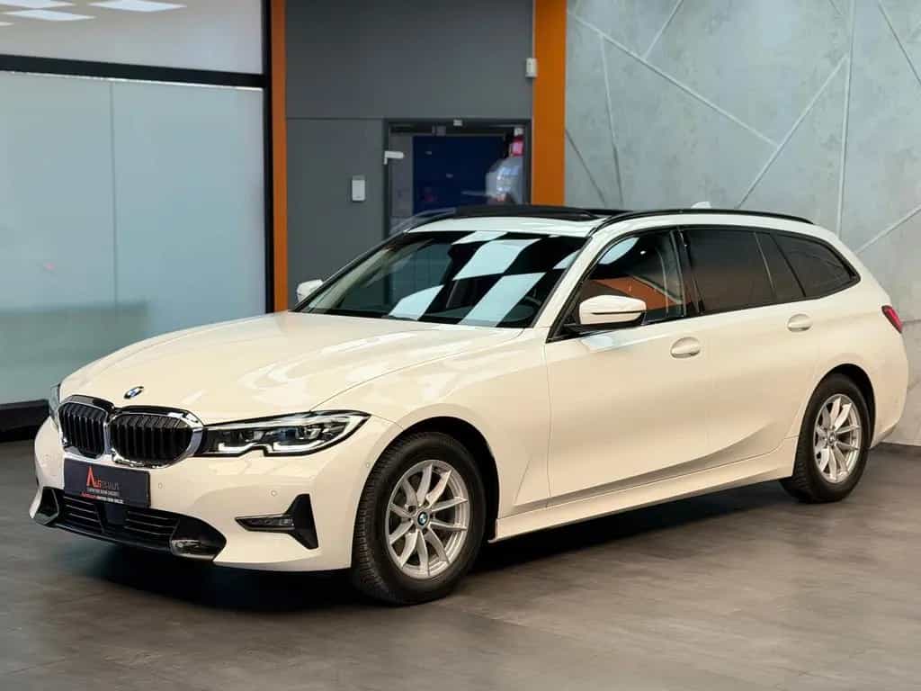 BMW 3 Series 320d Sport line |PANO|AHK|KAM|TEMP|VIRT|LM 02/2021-photo-4
