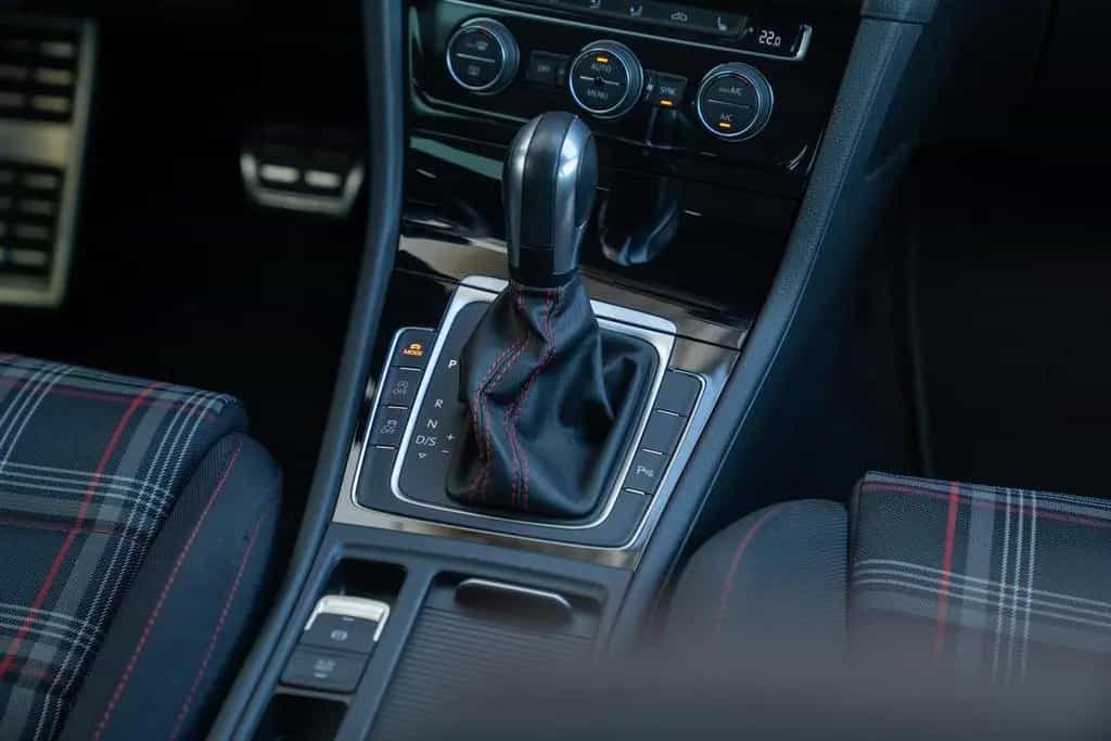 Volkswagen Golf GTI 2.0 TSI Performance*LED*VC*SHZ*KAMERA* 12/2019-photo-23