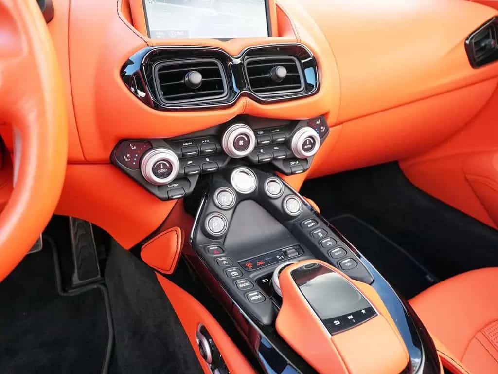 Aston Martin Vantage Roadster Onyx Black / Californian Poppy 03/2022-photo-34