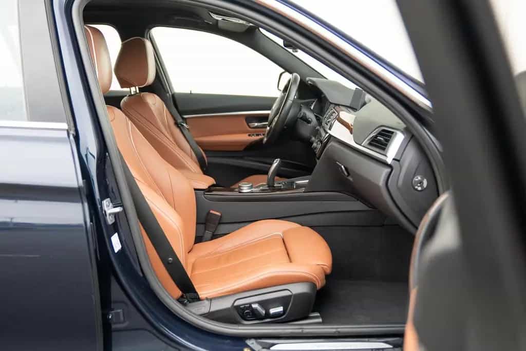 BMW 3 Series 07/2017-photo-12