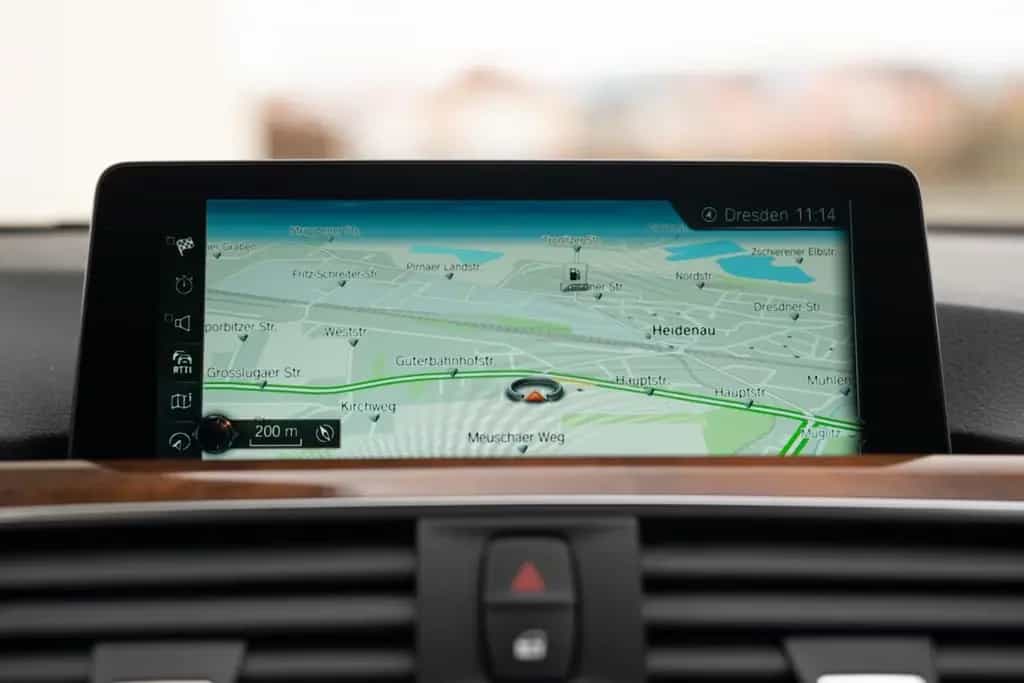 BMW 3 Series 07/2017-photo-20