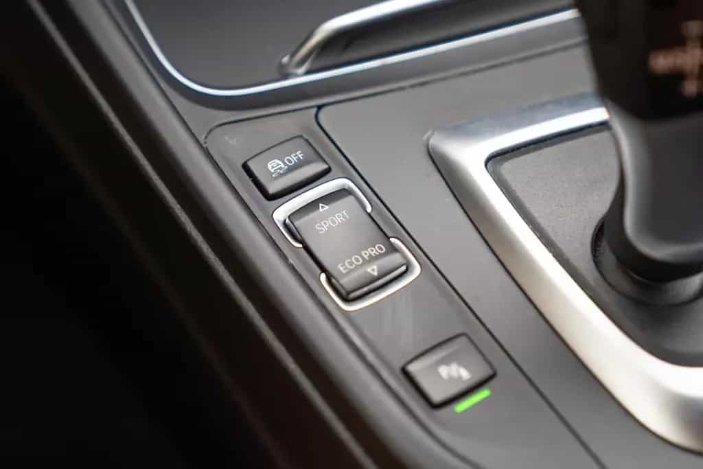 BMW 3 Series 07/2017-photo-24