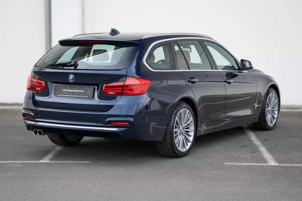 BMW 3 Series 07/2017-photo-6