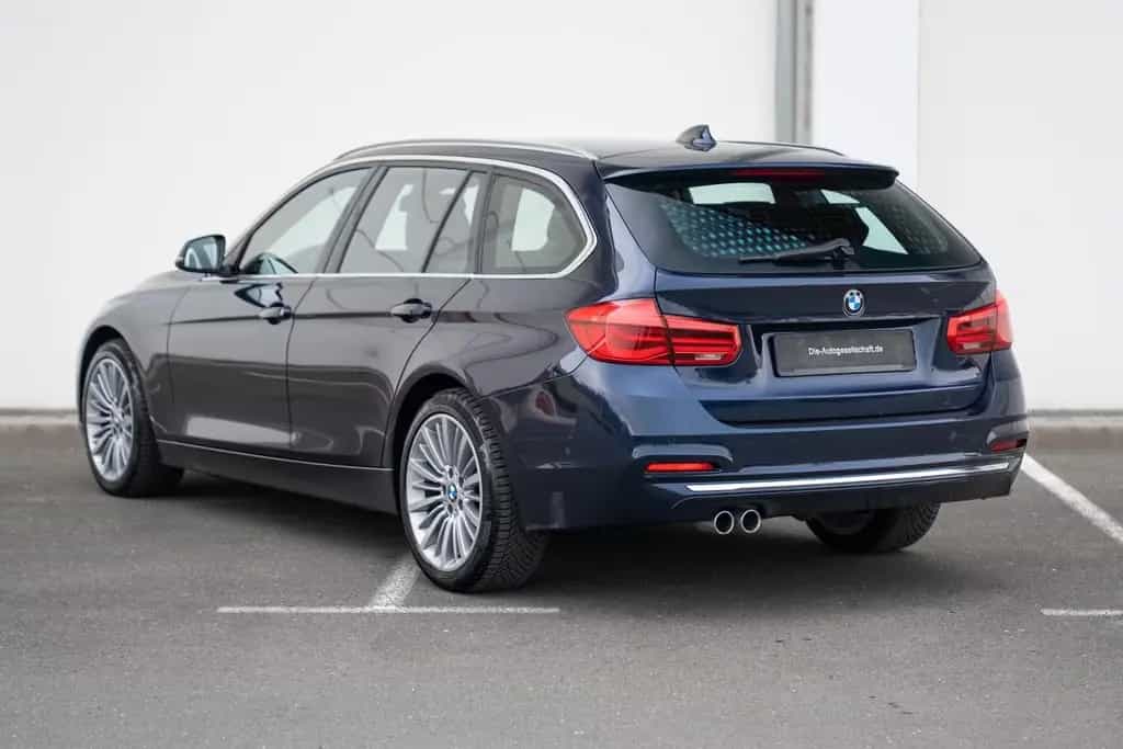 BMW 3 Series 07/2017-photo-8