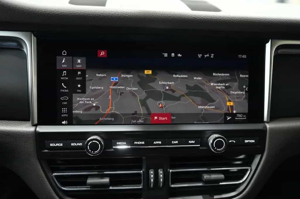 Porsche Macan 07/2019-photo-19