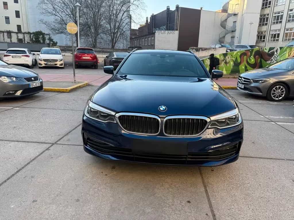 BMW 5 Series 520d Blau 06/2020-photo-1