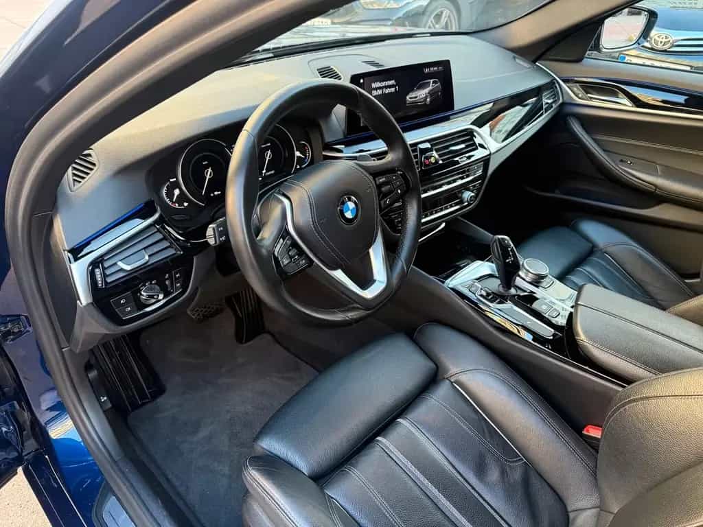 BMW 5 Series 520d Blau 06/2020-photo-10