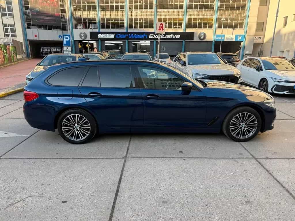 BMW 5 Series 520d Blau 06/2020-photo-3