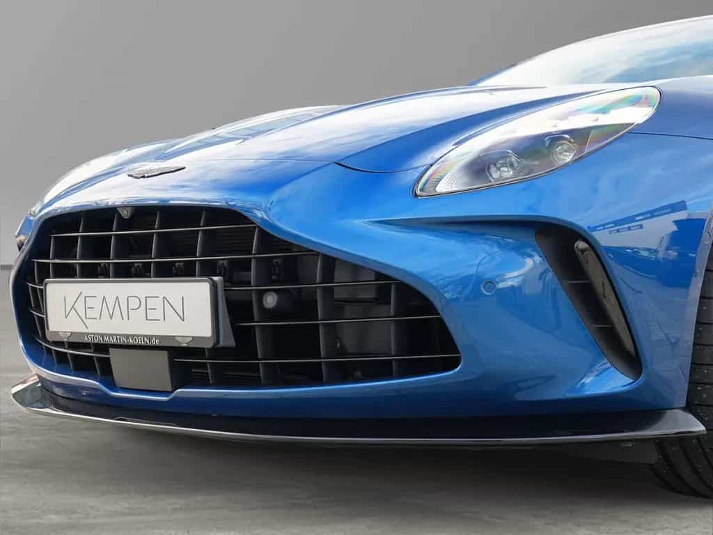 Aston Martin V8 Vantage Vantage Plasma Blue / Onyx Black 02/2025-photo-11