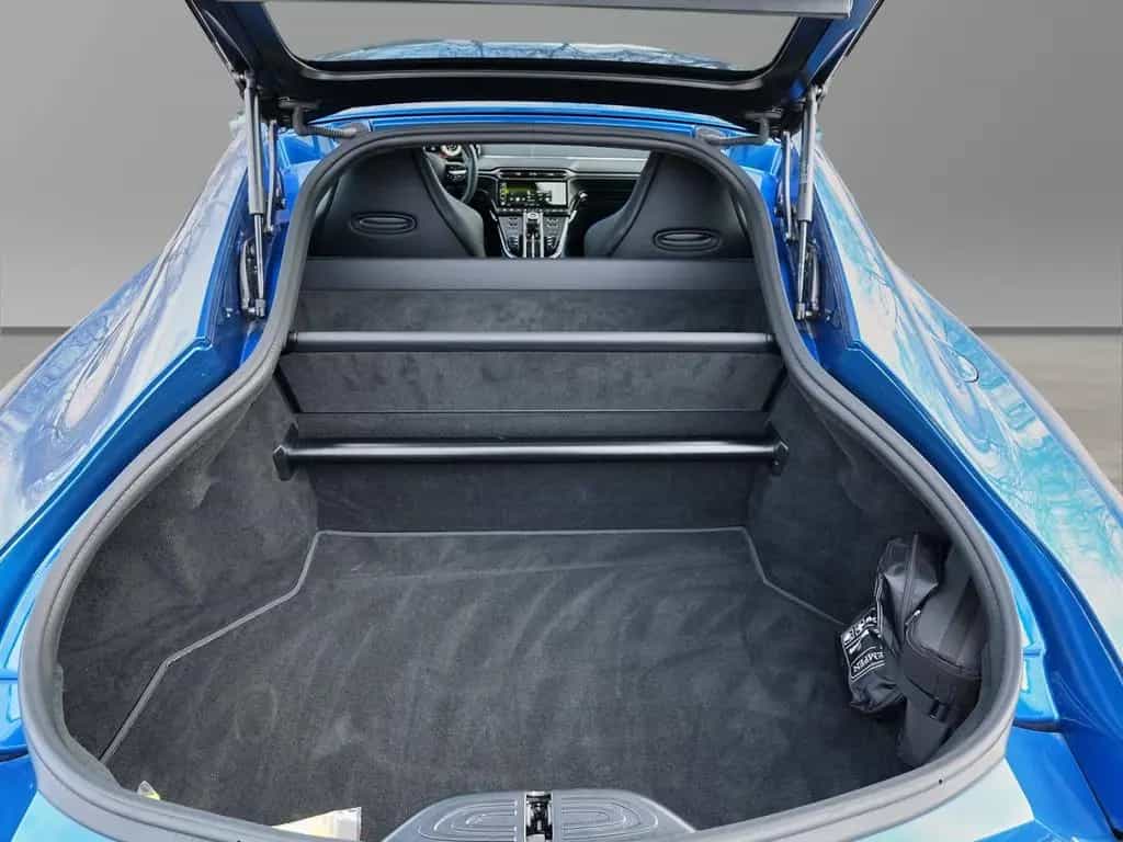 Aston Martin V8 Vantage Vantage Plasma Blue / Onyx Black 02/2025-photo-28