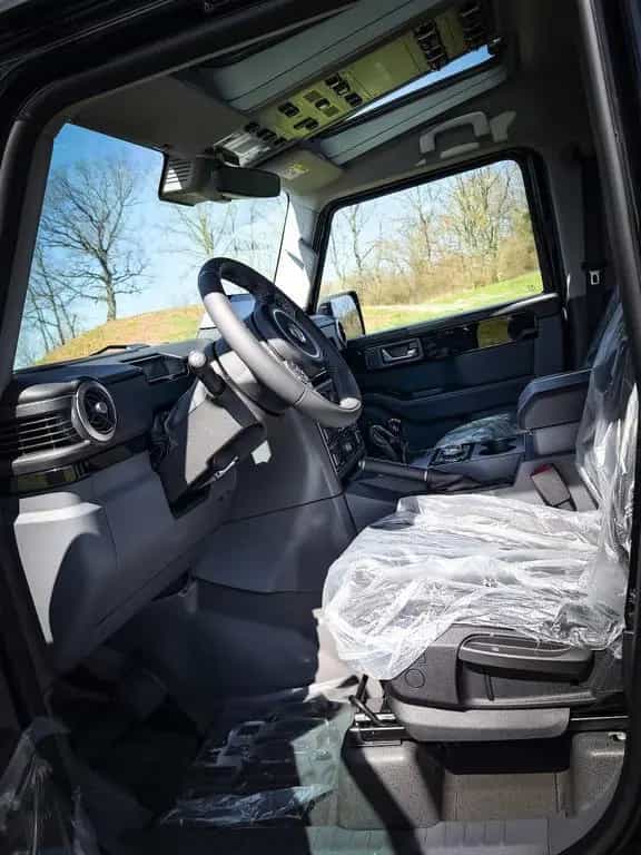 INEOS Fieldmaster - Sperre Strom Leder Safari MY2026 null-photo-5