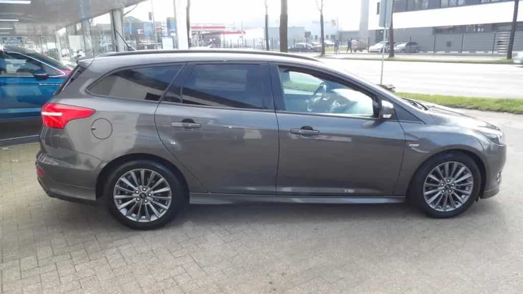 Ford Focus Turnier ST-Line 06/2018-photo-1