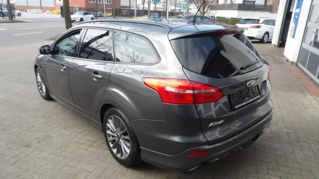 Ford Focus Turnier ST-Line 06/2018-photo-4