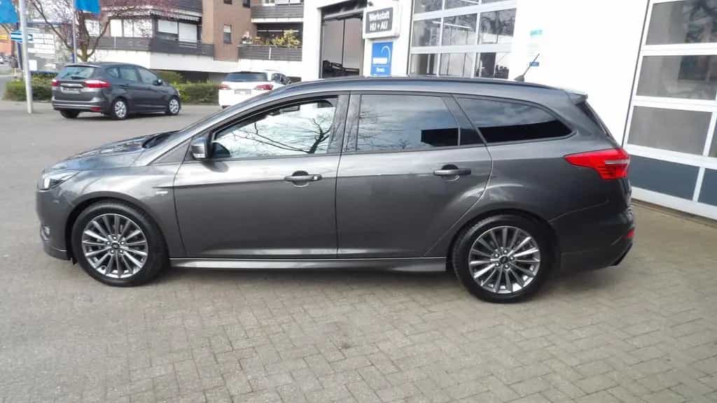 Ford Focus Turnier ST-Line 06/2018-photo-5
