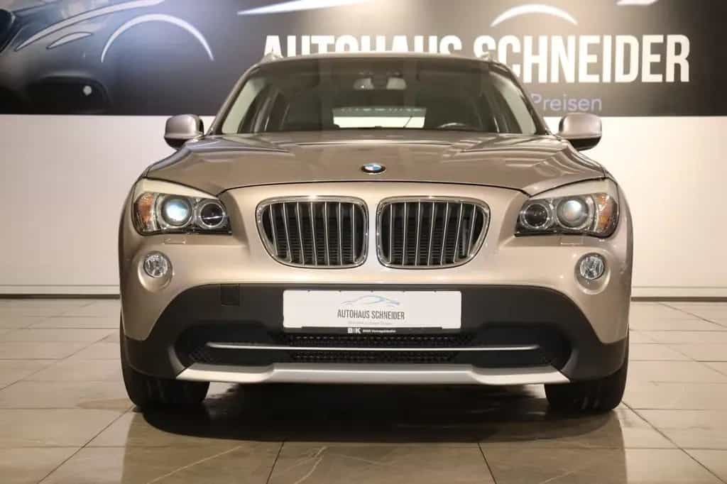 BMW X1 20 i xDrive *Automatik*Xenon* 11/2011-photo-1