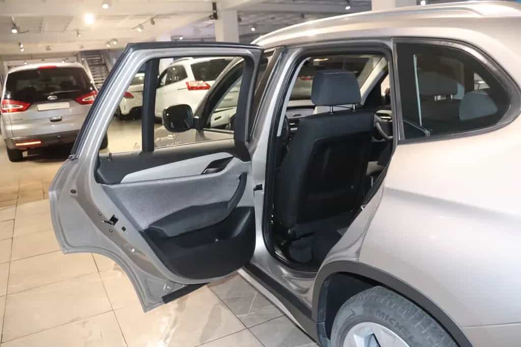 BMW X1 20 i xDrive *Automatik*Xenon* 11/2011-photo-11