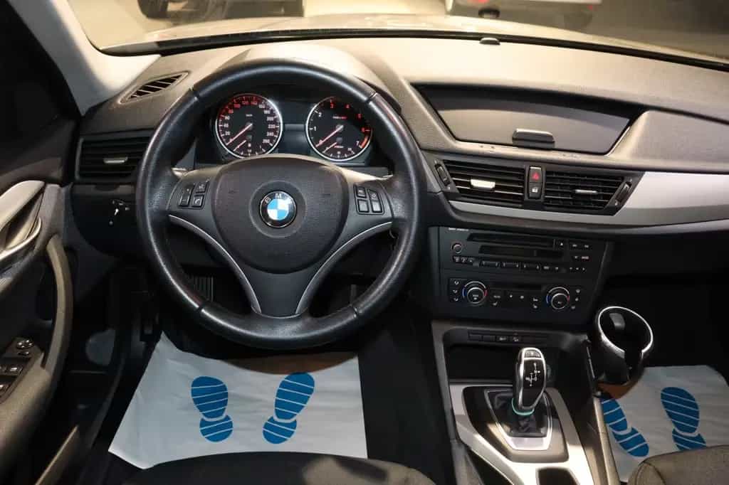 BMW X1 20 i xDrive *Automatik*Xenon* 11/2011-photo-13