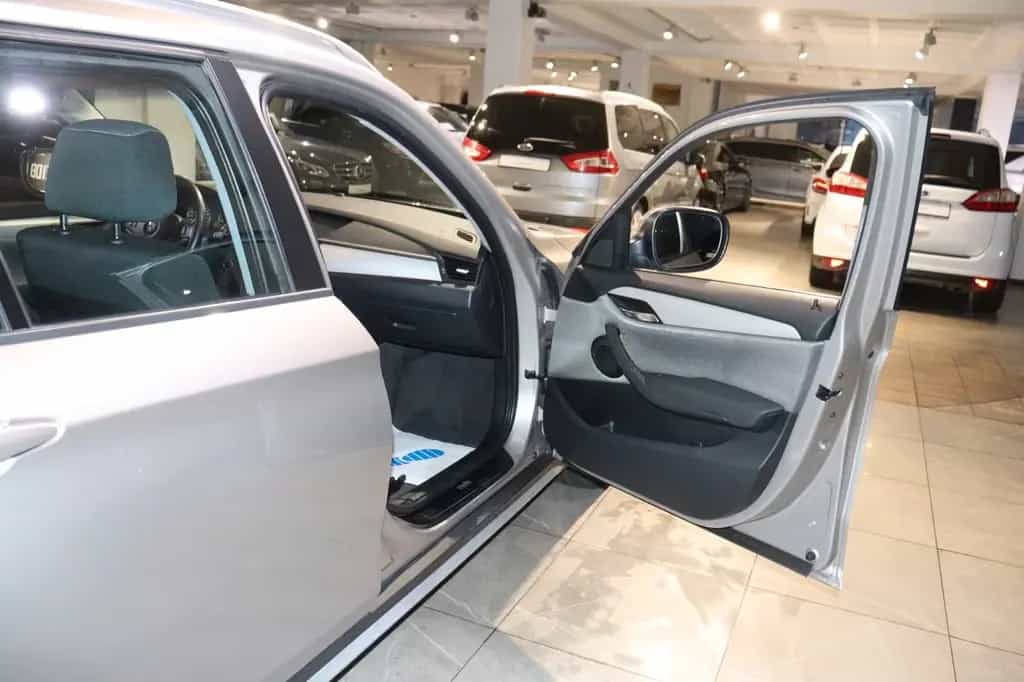 BMW X1 20 i xDrive *Automatik*Xenon* 11/2011-photo-16