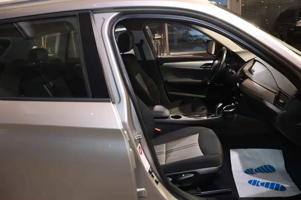 BMW X1 20 i xDrive *Automatik*Xenon* 11/2011-photo-17