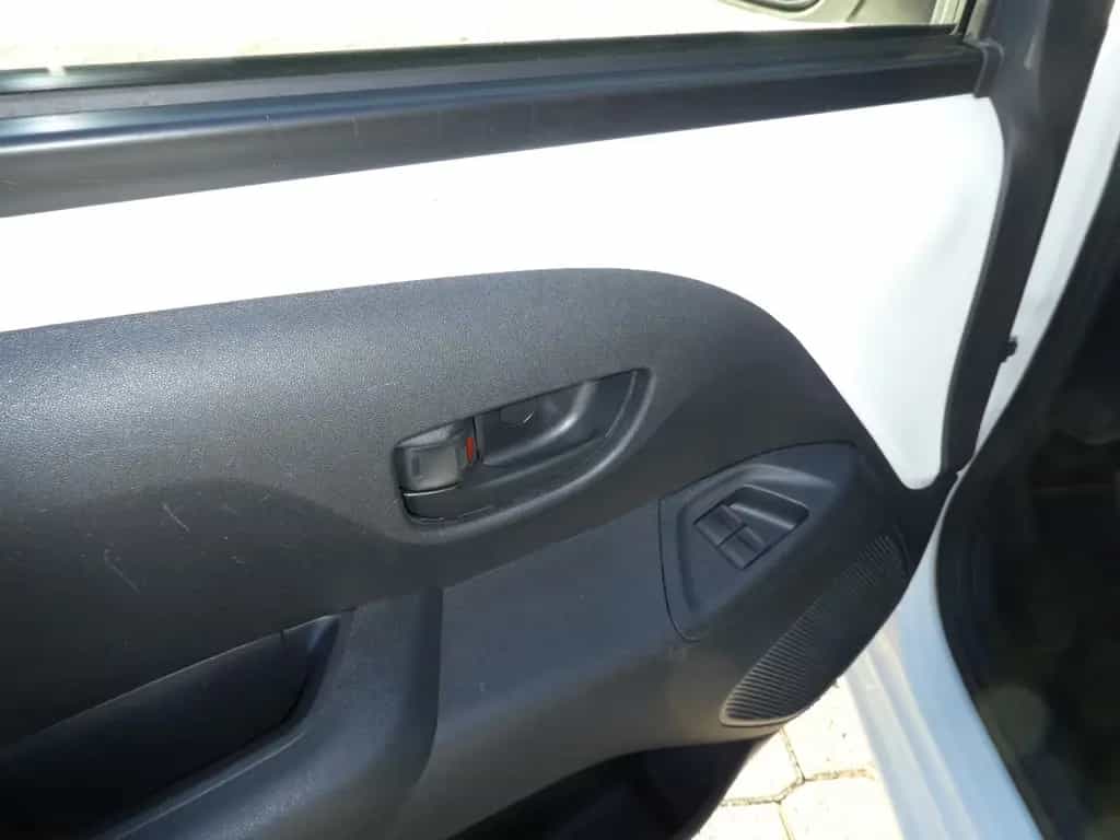 Toyota Aygo AYGO x TÜV 7/27 07/2016-photo-10