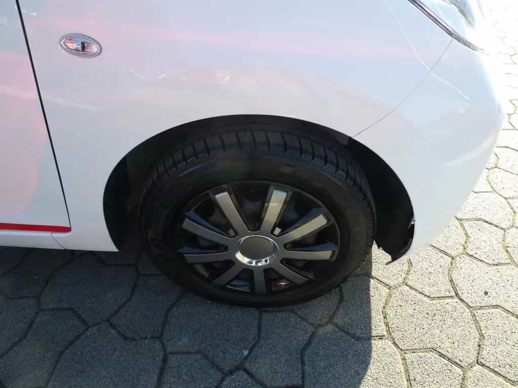 Toyota Aygo AYGO x TÜV 7/27 07/2016-photo-3