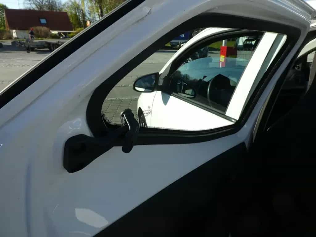 Toyota Aygo AYGO x TÜV 7/27 07/2016-photo-8
