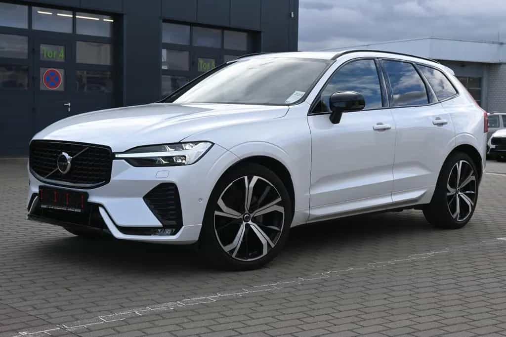 Volvo XC60 B4 Ultimate Dark AWD*LUFT*360°*SDTHZG*LED 02/2023-photo-0