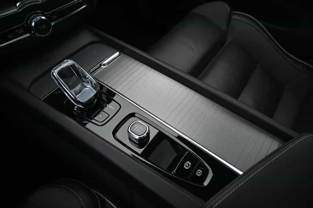 Volvo XC60 B4 Ultimate Dark AWD*LUFT*360°*SDTHZG*LED 02/2023-photo-38
