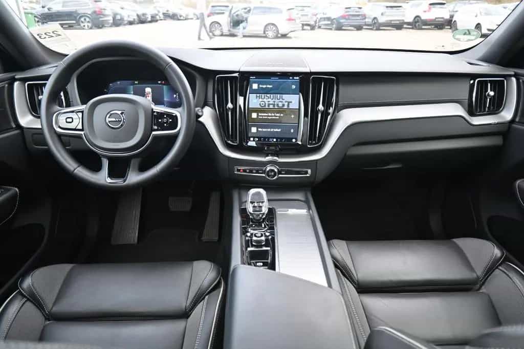 Volvo XC60 B4 Ultimate Dark AWD*LUFT*360°*SDTHZG*LED 02/2023-photo-43