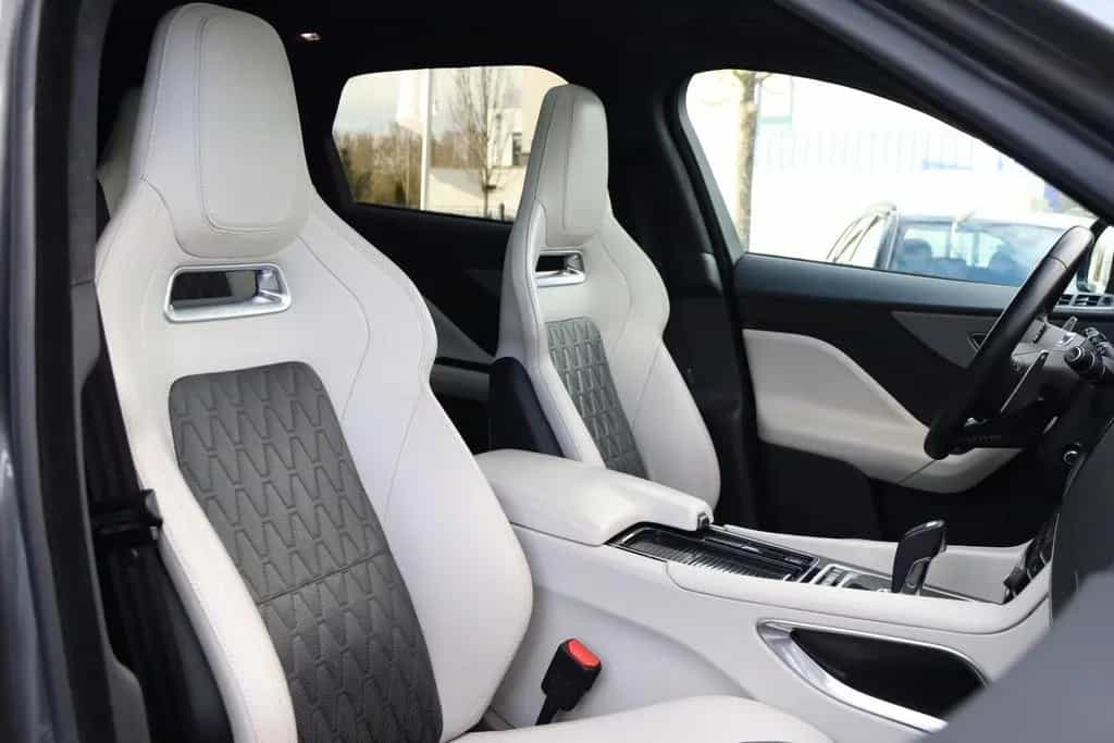 Jaguar F-Pace SVR AWD +AHK+PANO+22ZOLL+ASSIST+CARPLAY++ 05/2019-photo-12