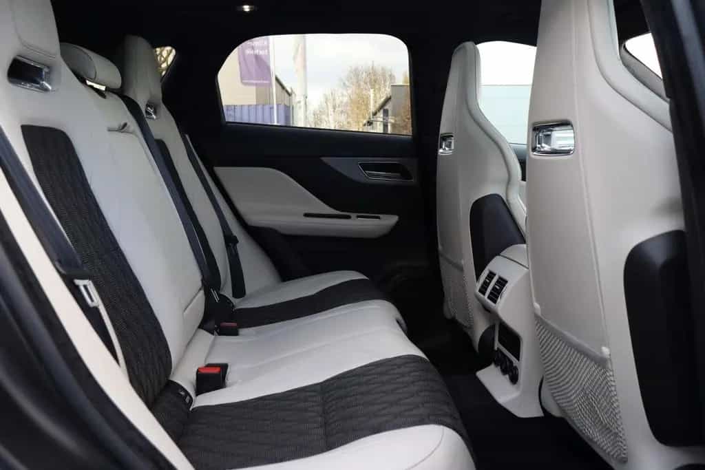 Jaguar F-Pace SVR AWD +AHK+PANO+22ZOLL+ASSIST+CARPLAY++ 05/2019-photo-14