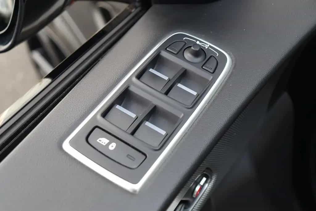 Jaguar F-Pace SVR AWD +AHK+PANO+22ZOLL+ASSIST+CARPLAY++ 05/2019-photo-29